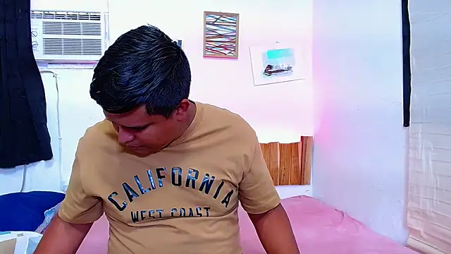 lucasandSofi online show from November 2025 04:12:01 PM