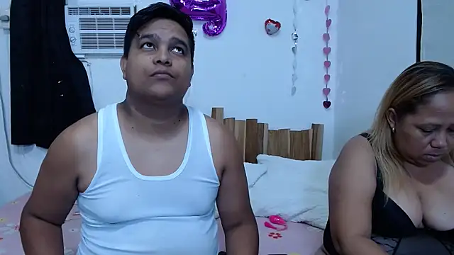 Snapshot of lucasandSofi chatting on February 2026 02:19:02 AM lucasandSofi online show from February 2026 02:19:02 AM