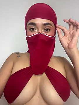 Julie Markk online show from June 2026 07:47:02 PM