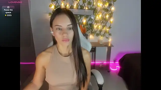 Snapshot of Sara_lopez_28 chatting on September 2025 10:44:01 AM Sara lopez 28 online show from September 2025 10:44:01 AM