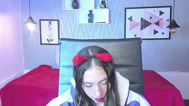 Snapshot of Valeria_roussi chatting on December 2024 08:58:02 PM Valeria roussi online show from December 2024 08:58:02 PM