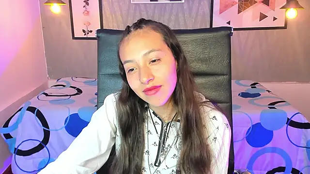 Snapshot of Valeria_roussi chatting on December 2024 08:13:01 PM Valeria roussi online show from December 2024 08:13:01 PM
