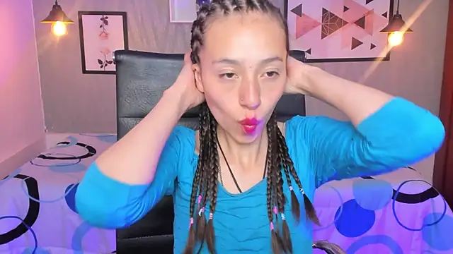 Snapshot of Valeria_roussi chatting on December 2024 08:08:01 PM Valeria roussi online show from December 2024 08:08:01 PM
