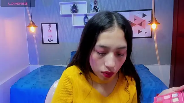 Snapshot of Valeria_roussi chatting on October 2025 01:55:01 PM Valeria roussi online show from October 2025 01:55:01 PM