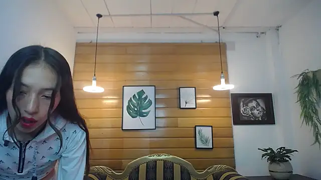 Snapshot of Valeria_roussi chatting on February 2025 02:01:01 PM Valeria roussi online show from February 2025 02:01:01 PM