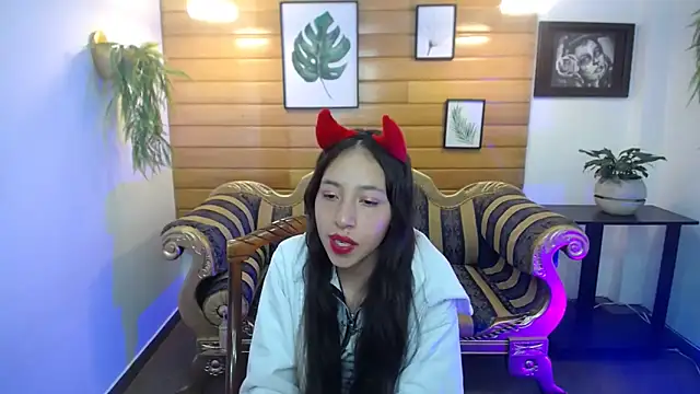Snapshot of Valeria_roussi chatting on February 2025 08:41:02 PM Valeria roussi online show from February 2025 08:41:02 PM