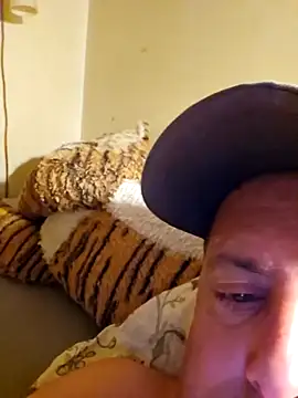 HeteroHotGuy1 online show from September 2025 06:58:01 PM