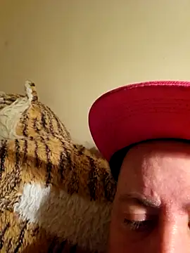 HeteroHotGuy1 online show from October 2025 07:59:01 PM