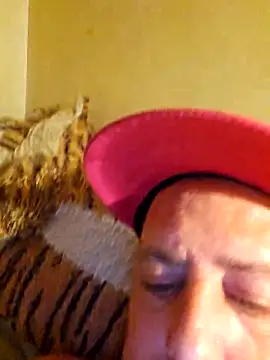 HeteroHotGuy1 online show from October 2025 09:25:02 PM