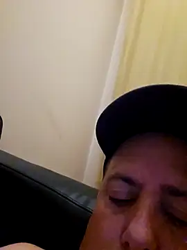 HeteroHotGuy1 online show from September 2025 07:53:01 PM