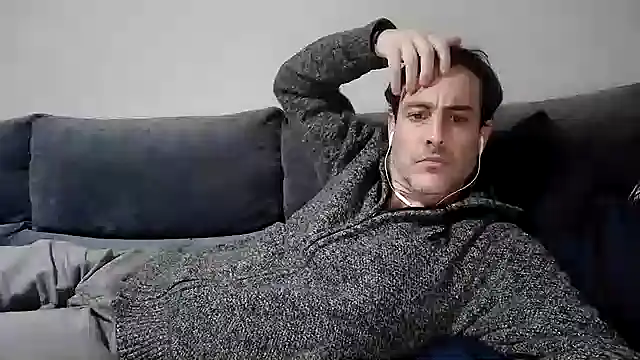 Snapshot of basquehotboy chatting on January 2025 09:22:01 PM basquehotboy online show from January 2025 09:22:01 PM