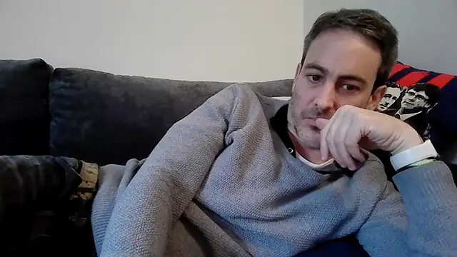 Snapshot of basquehotboy chatting on February 2025 04:25:01 PM basquehotboy online show from February 2025 04:25:01 PM