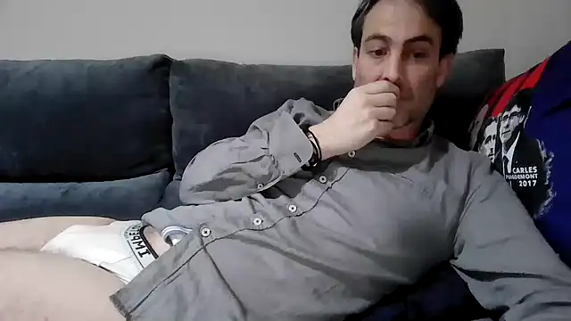 Snapshot of basquehotboy chatting on January 2025 11:39:01 PM basquehotboy online show from January 2025 11:39:01 PM