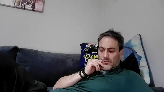 Snapshot of basquehotboy chatting on February 2025 08:42:02 PM basquehotboy online show from February 2025 08:42:02 PM