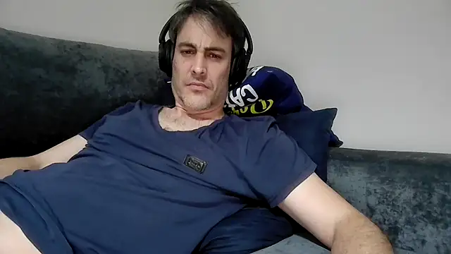 Snapshot of basquehotboy chatting on January 2025 10:27:01 PM basquehotboy online show from January 2025 10:27:01 PM