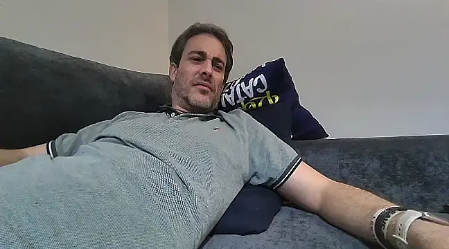 Snapshot of basquehotboy chatting on January 2025 11:38:01 PM basquehotboy online show from January 2025 11:38:01 PM