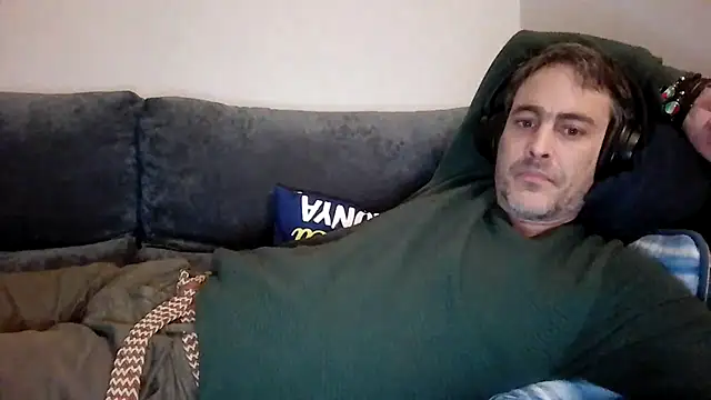Snapshot of basquehotboy chatting on December 2024 10:06:01 PM basquehotboy online show from December 2024 10:06:01 PM