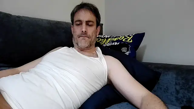 Snapshot of basquehotboy chatting on March 2025 01:49:01 AM basquehotboy online show from March 2025 01:49:01 AM