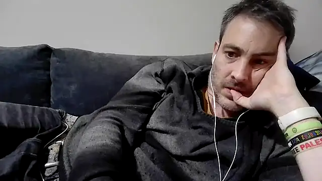 Snapshot of basquehotboy chatting on February 2025 11:27:01 PM basquehotboy online show from February 2025 11:27:01 PM