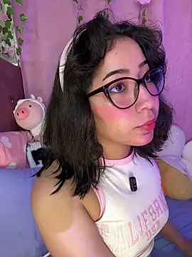 Snapshot of anni_ross chatting on July 2026 10:27:02 PM anni ross online show from July 2026 10:27:02 PM
