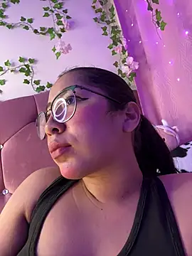 Snapshot of anni_ross chatting on June 2026 11:27:01 PM anni ross online show from June 2026 11:27:01 PM