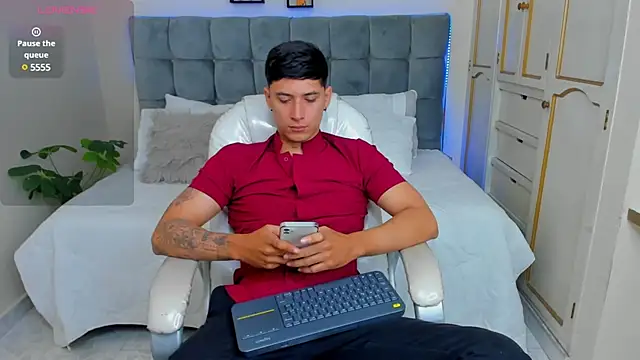 Damian23   online show from March 2025 12:56:02 PM