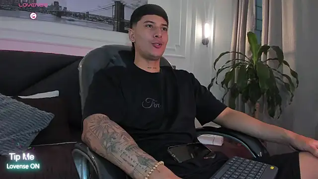 Damian23   online show from April 2026 12:42:01 PM