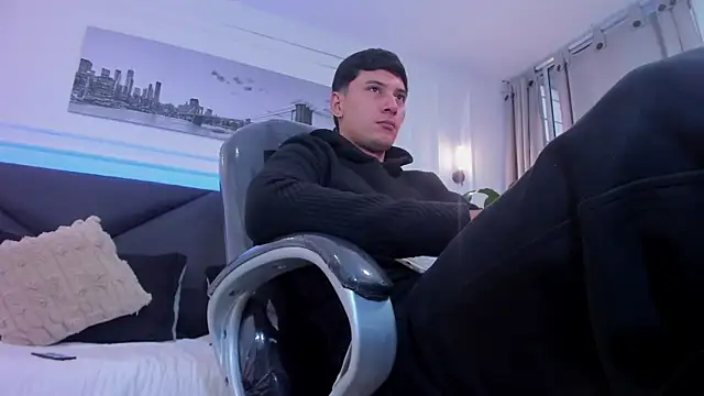 Damian23   online show from December 2025 12:42:01 PM