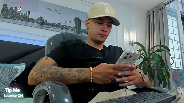 Damian23   online show from January 2026 01:03:01 PM