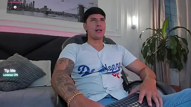 Damian23   online show from April 2026 11:01:01 AM