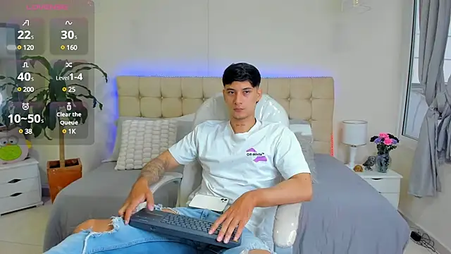 Damian23   online show from February 2025 01:49:02 PM