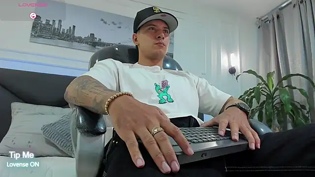 Damian23   online show from March 2026 11:27:01 AM