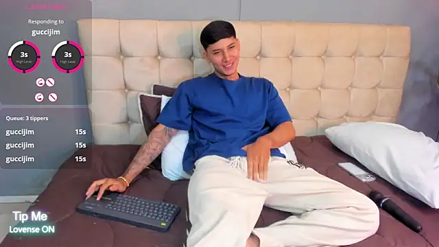 Damian23   online show from October 2025 10:16:01 AM