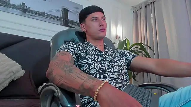 Snapshot of Damian23__ chatting on November 2025 12:00:02 PM Damian23 online show from November 2025 12:00:02 PM