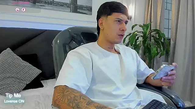 Damian23   online show from February 2026 12:38:02 PM