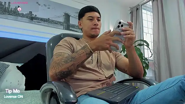 Damian23   online show from January 2026 01:15:02 PM