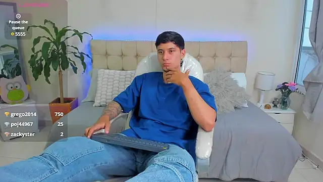 Damian23   online show from February 2025 03:54:01 PM