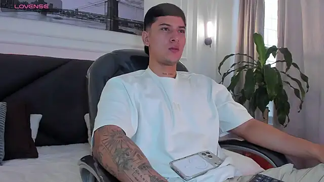 Damian23   online show from April 2026 12:54:01 PM