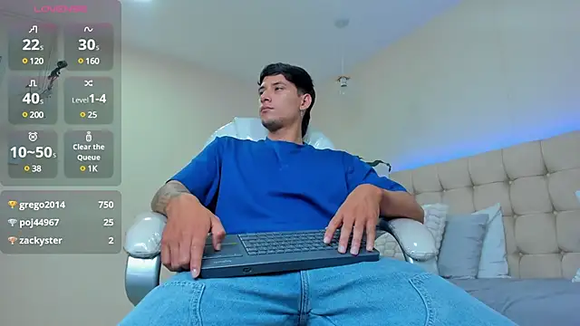 Damian23   online show from February 2025 07:32:02 PM