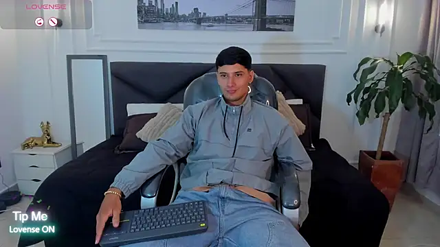 Snapshot of Damian23__ chatting on November 2025 12:19:01 PM Damian23 online show from November 2025 12:19:01 PM