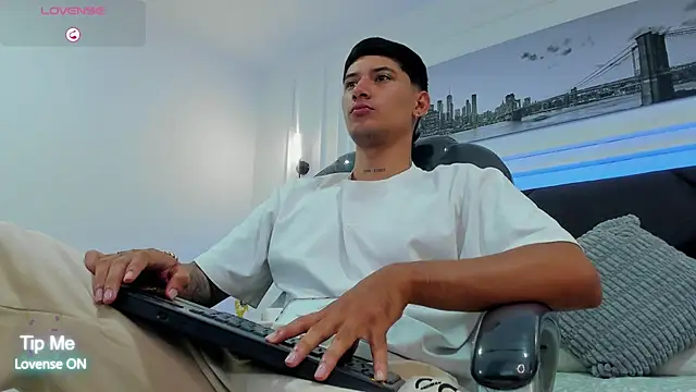 Damian23   online show from January 2026 12:31:02 PM