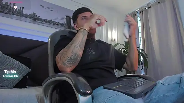 Damian23   online show from March 2026 08:20:02 PM