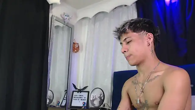 Snapshot of Sexys_Boys_Hot1 chatting on July 2026 01:17:01 AM Sexys Boys Hot1 online show from July 2026 01:17:01 AM