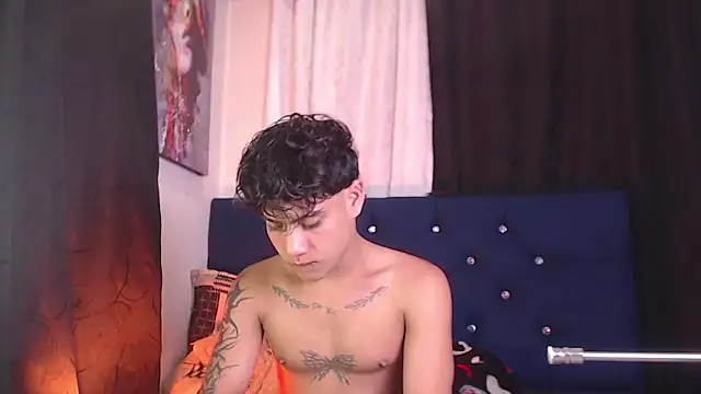 Snapshot of Sexys_Boys_Hot1 chatting on February 2026 01:38:01 AM Sexys Boys Hot1 online show from February 2026 01:38:01 AM