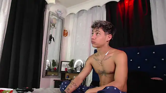 Snapshot of Sexys_Boys_Hot1 chatting on June 2026 01:05:02 AM Sexys Boys Hot1 online show from June 2026 01:05:02 AM