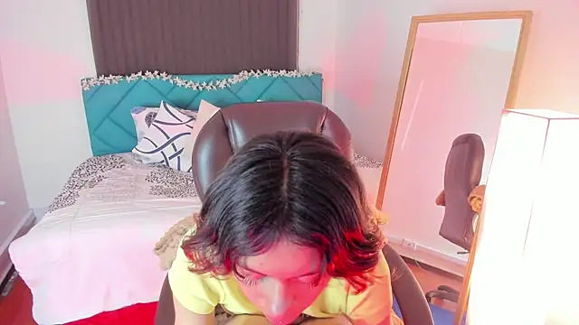 Snapshot of Kat_cute_ chatting on October 2025 04:14:01 AM Kat cute online show from October 2025 04:14:01 AM