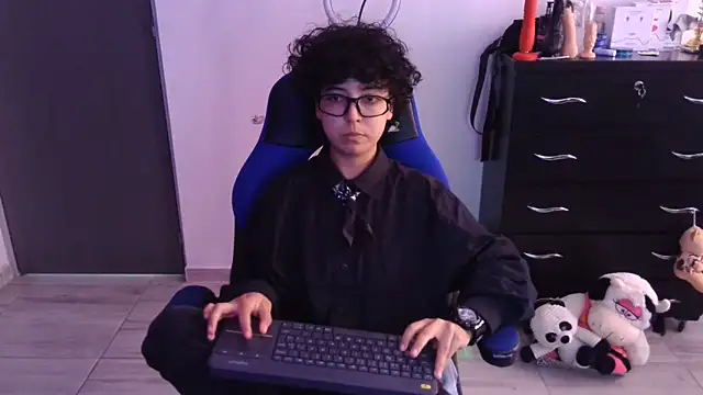 thomascooper7 online show from March 2026 07:26:02 PM