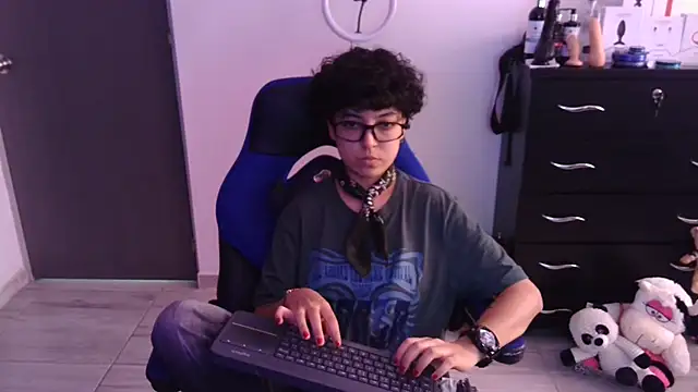 thomascooper7 online show from February 2026 06:48:01 PM