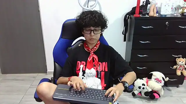 thomascooper7 online show from March 2026 07:48:01 PM