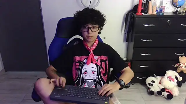 thomascooper7 online show from April 2026 07:20:01 PM